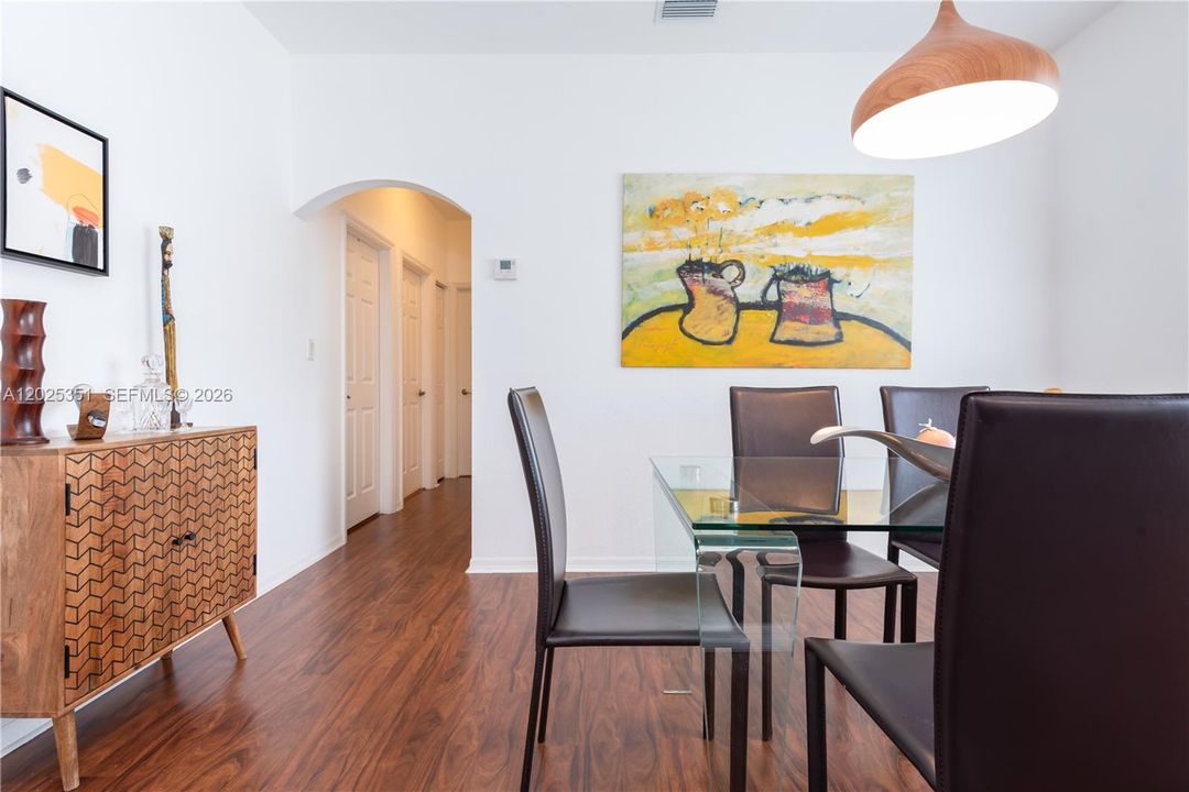 For Rent: $3,600 (2 beds, 1 baths, 1495 Square Feet)