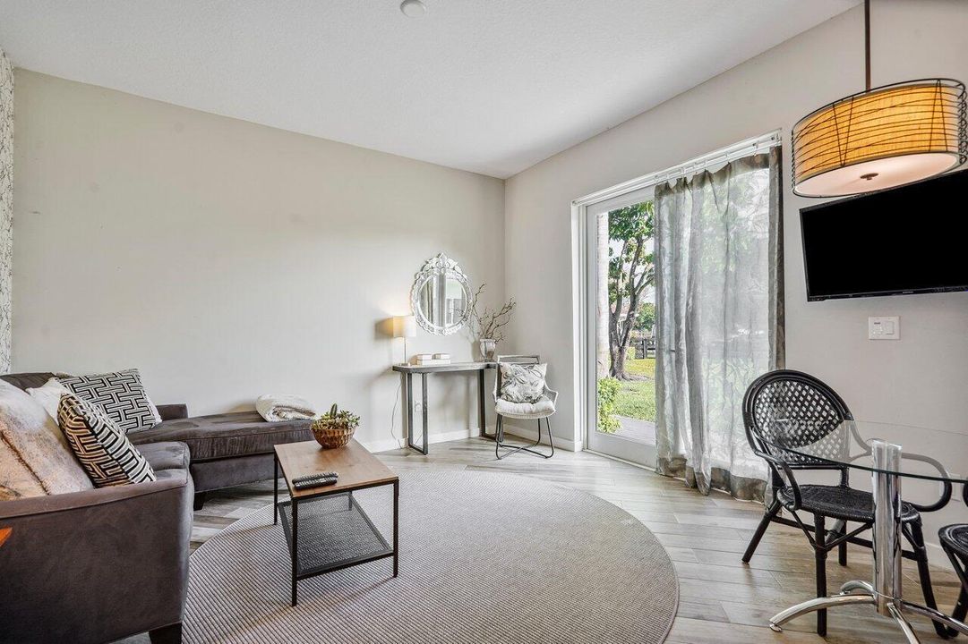 020-1382ClydesdaleAvenue-Wellington-FL-3