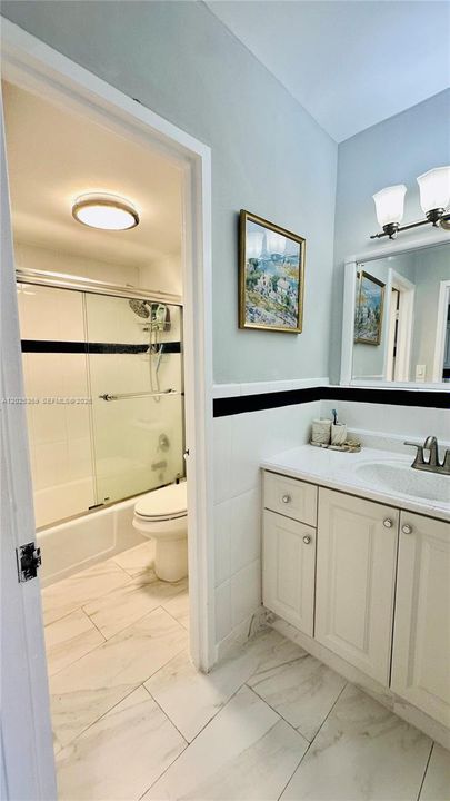 For Sale: $365,000 (0 beds, 1 baths, 525 Square Feet)