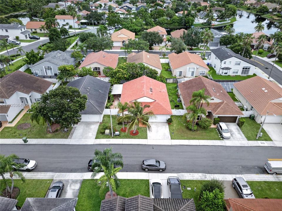 En Venta: $629,900 (3 camas, 2 baños, 1637 Pies cuadrados)