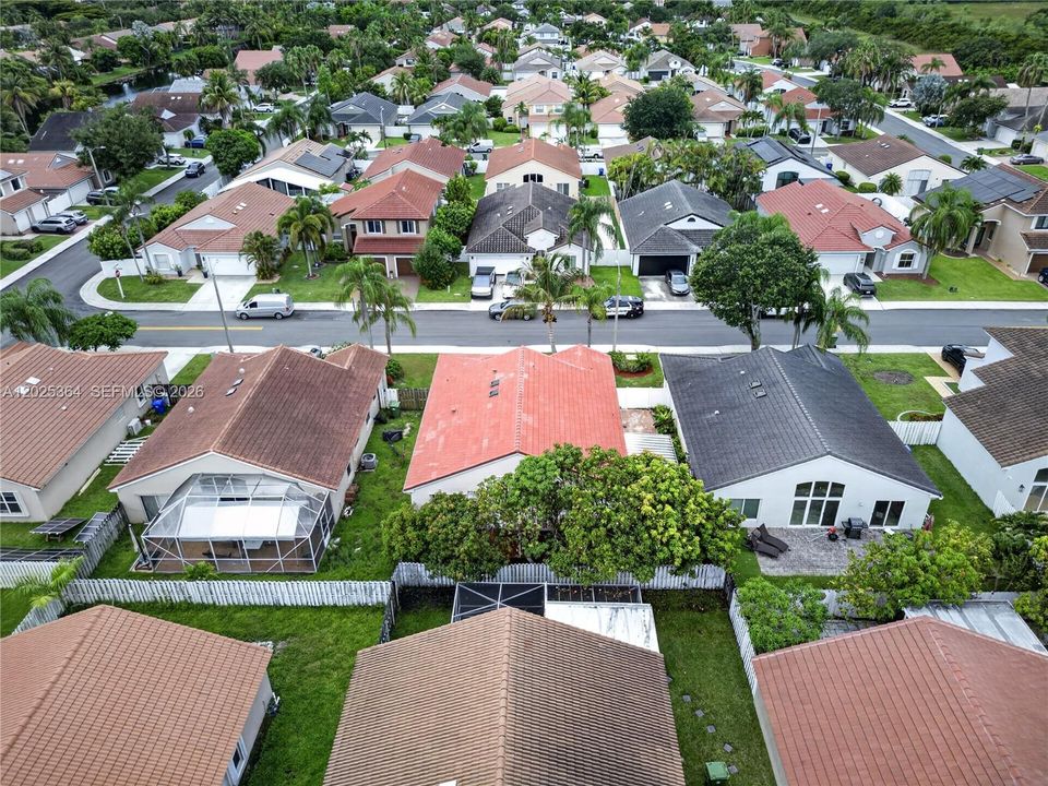 En Venta: $629,900 (3 camas, 2 baños, 1637 Pies cuadrados)