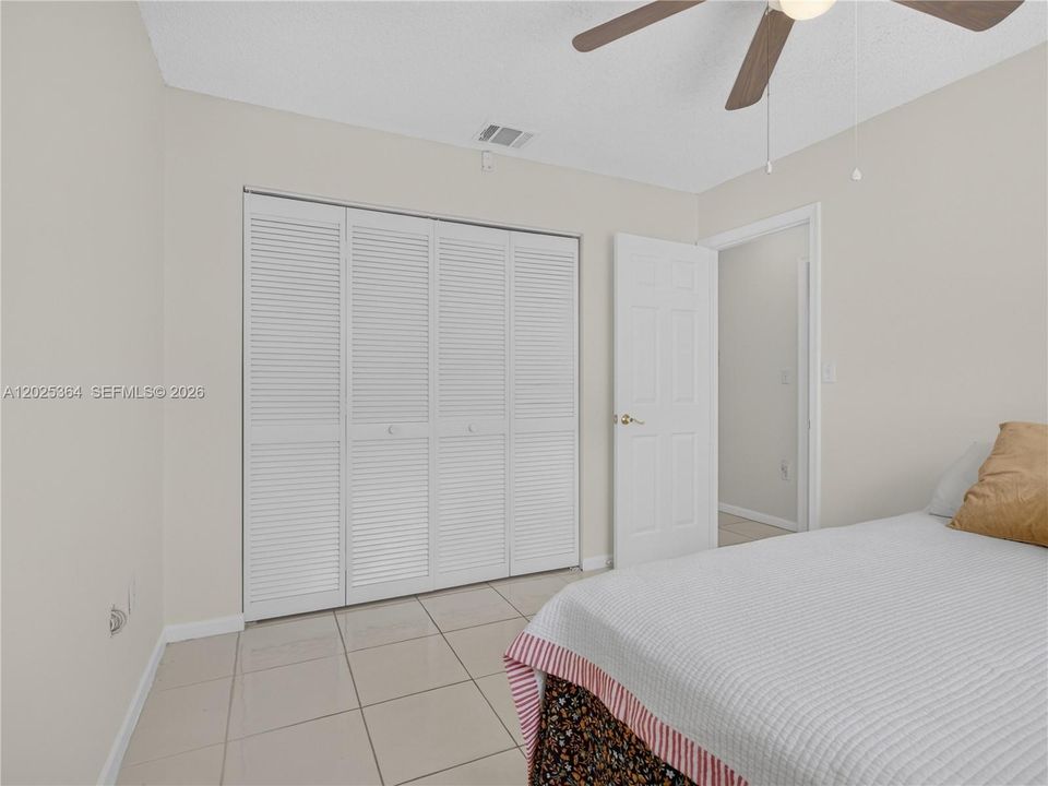 En Venta: $629,900 (3 camas, 2 baños, 1637 Pies cuadrados)