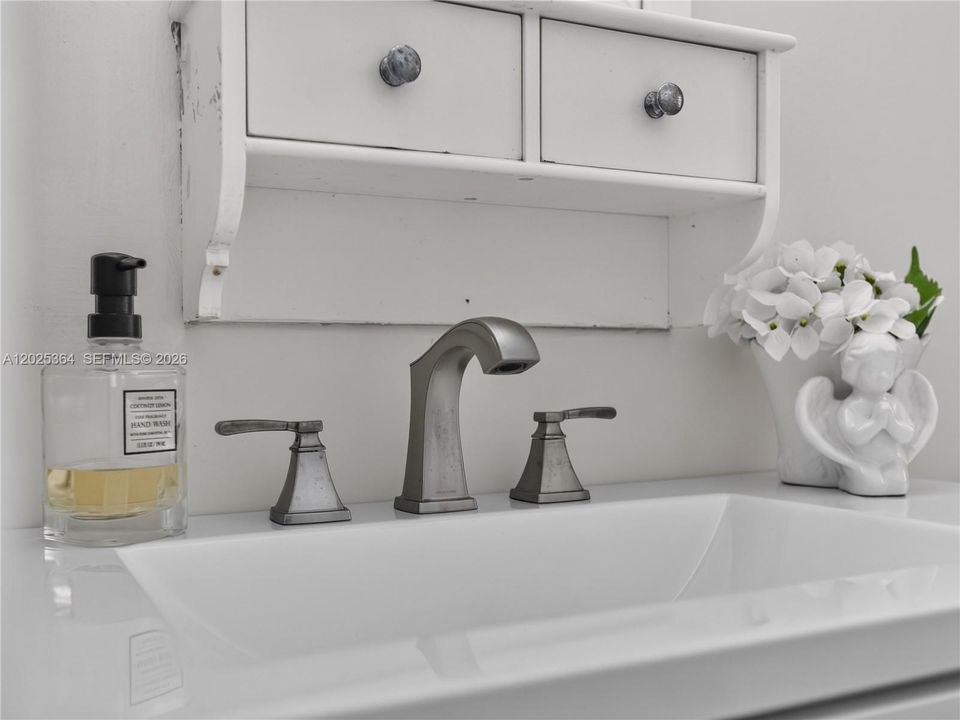 En Venta: $629,900 (3 camas, 2 baños, 1637 Pies cuadrados)