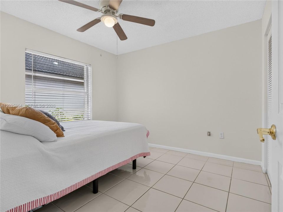 En Venta: $629,900 (3 camas, 2 baños, 1637 Pies cuadrados)