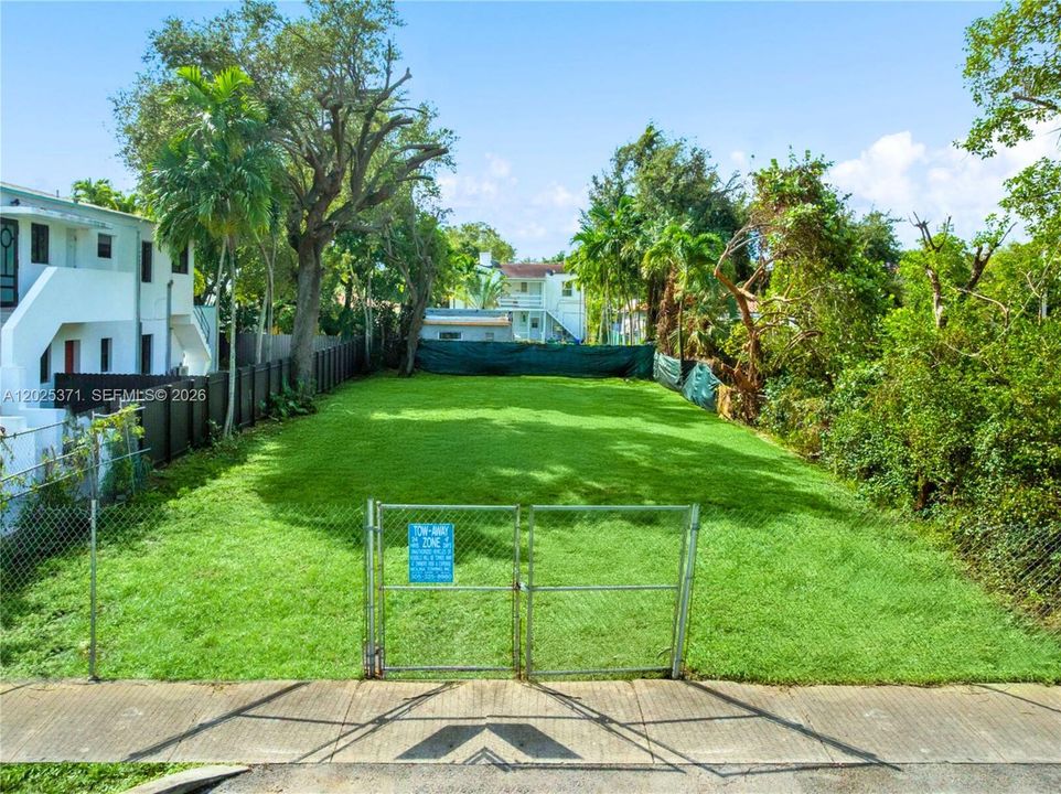 For Sale: $495,000 (0.14 acres)