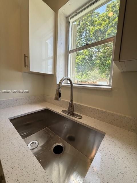 En Venta: $449,000 (3 camas, 2 baños, 1232 Pies cuadrados)
