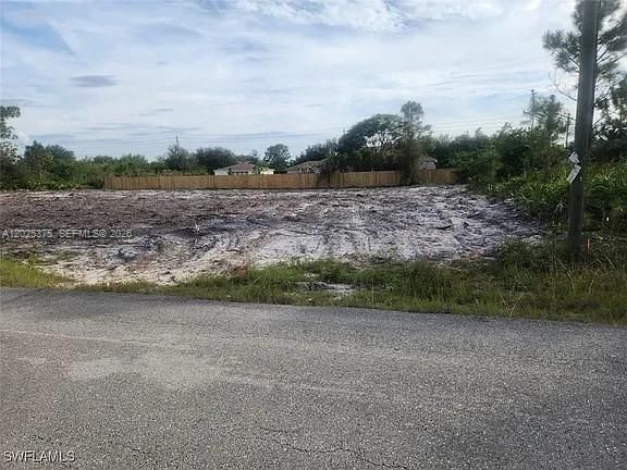 待售: $27,500 (0.25 acres)