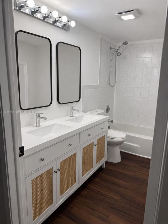 For Rent: $2,100 (2 beds, 1 baths, 840 Square Feet)