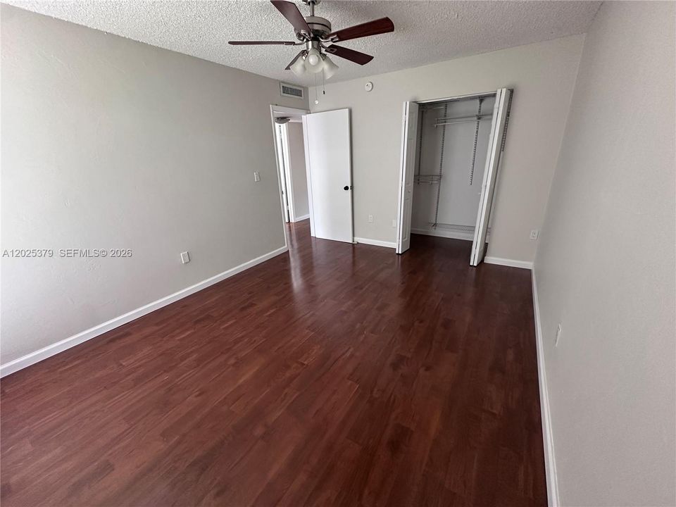 For Rent: $2,100 (2 beds, 1 baths, 840 Square Feet)