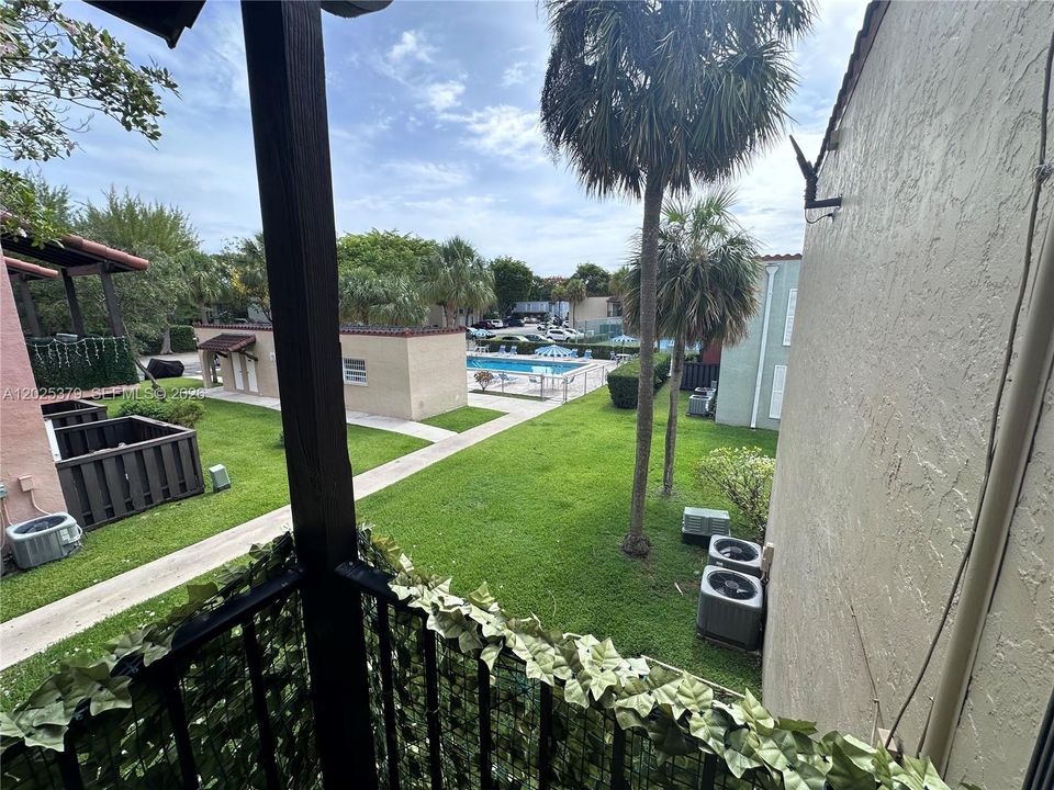 For Rent: $2,100 (2 beds, 1 baths, 840 Square Feet)