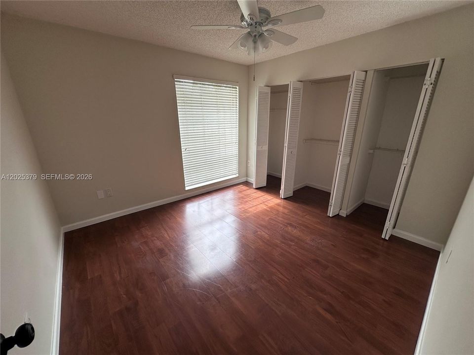 For Rent: $2,100 (2 beds, 1 baths, 840 Square Feet)