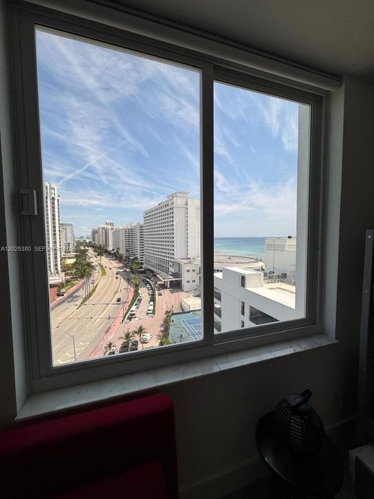 For Rent: $4,500 (2 beds, 2 baths, 1050 Square Feet)