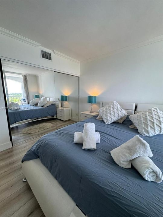 For Rent: $4,500 (2 beds, 2 baths, 1050 Square Feet)