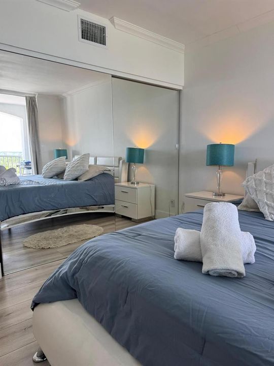For Rent: $4,500 (2 beds, 2 baths, 1050 Square Feet)