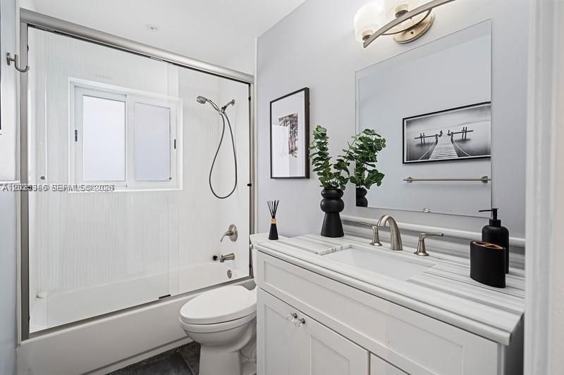 For Rent: $5,400 (3 beds, 2 baths, 1710 Square Feet)