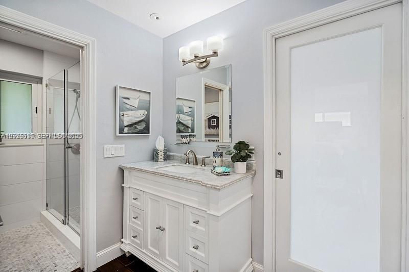 For Rent: $5,400 (3 beds, 2 baths, 1710 Square Feet)