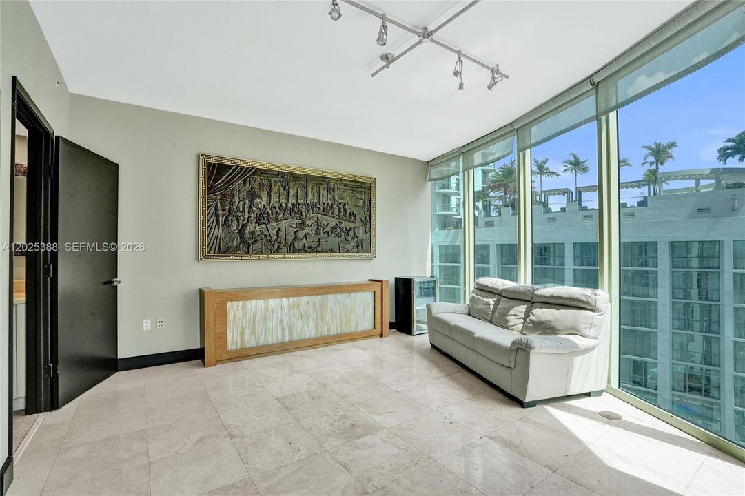 For Sale: $849,900 (2 beds, 2 baths, 1161 Square Feet)