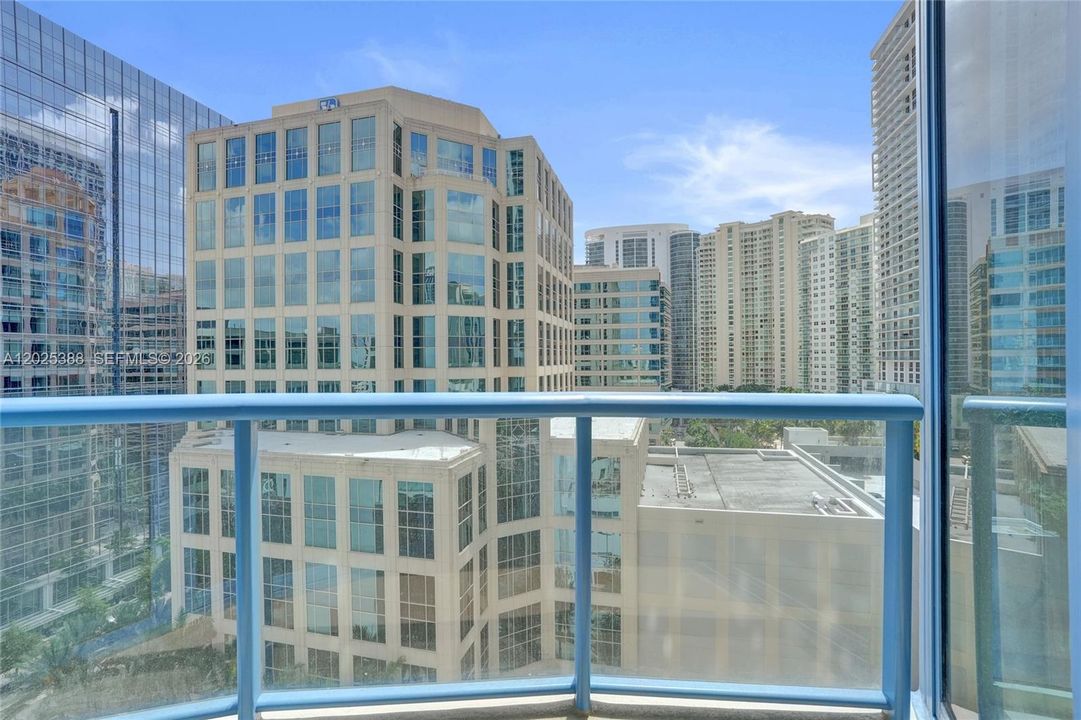 For Sale: $849,900 (2 beds, 2 baths, 1161 Square Feet)