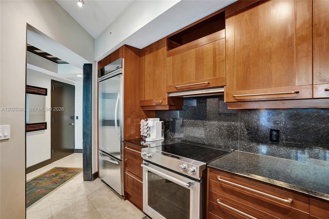 For Sale: $849,900 (2 beds, 2 baths, 1161 Square Feet)