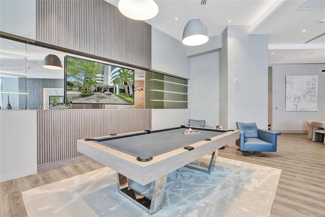 For Sale: $849,900 (2 beds, 2 baths, 1161 Square Feet)
