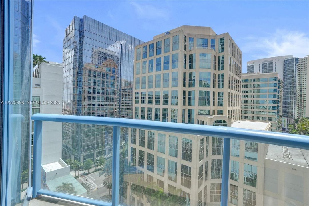For Sale: $849,900 (2 beds, 2 baths, 1161 Square Feet)