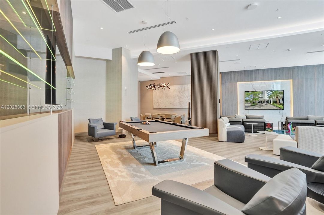 For Sale: $849,900 (2 beds, 2 baths, 1161 Square Feet)