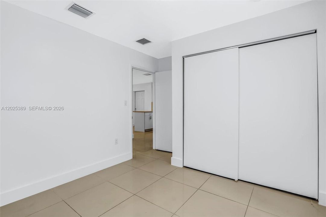 For Rent: $2,900 (3 beds, 2 baths, 1962 Square Feet)