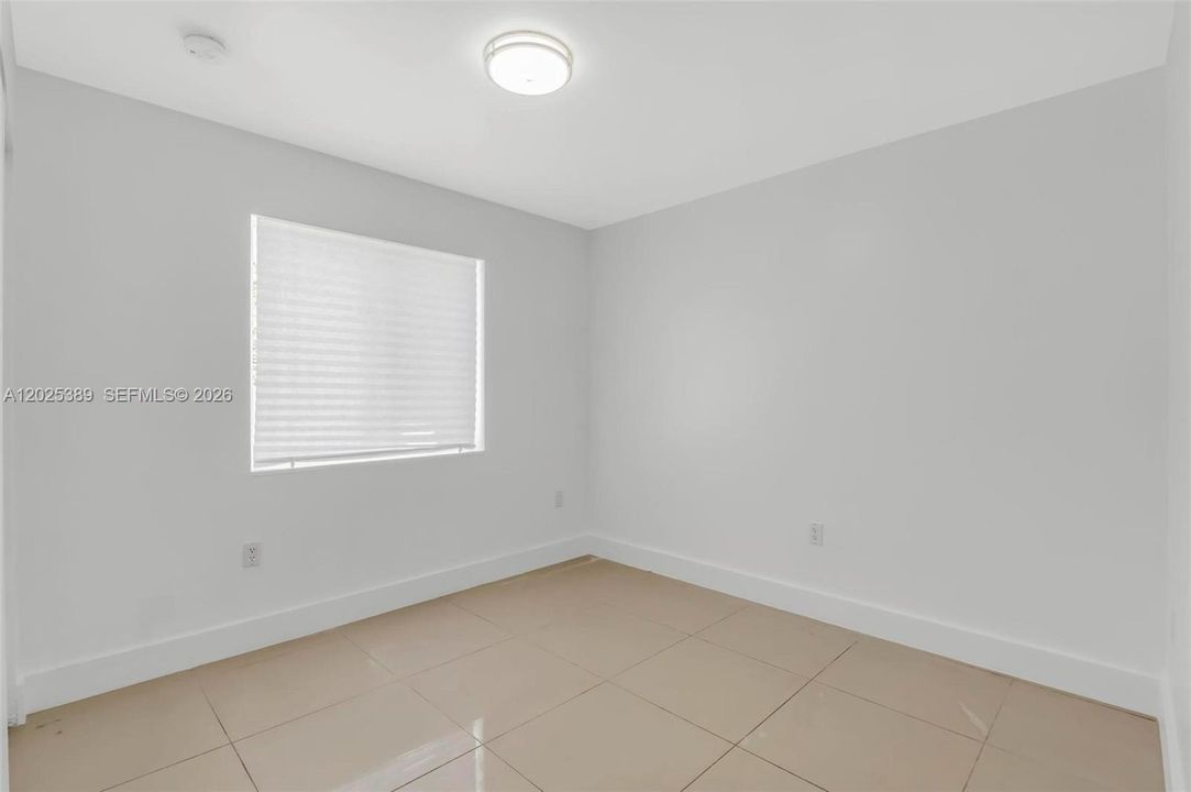 For Rent: $2,900 (3 beds, 2 baths, 1962 Square Feet)