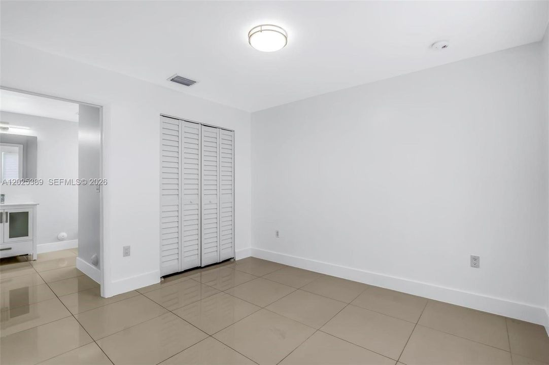 For Rent: $2,900 (3 beds, 2 baths, 1962 Square Feet)