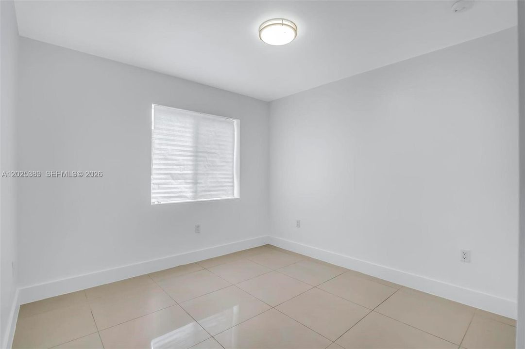 For Rent: $2,900 (3 beds, 2 baths, 1962 Square Feet)