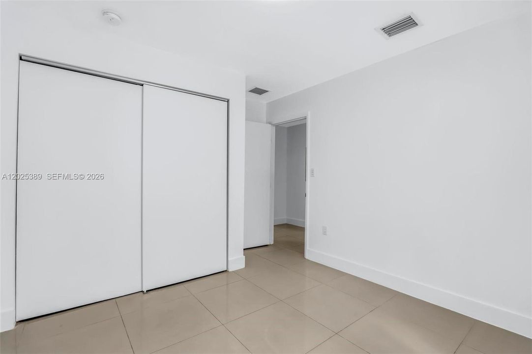 For Rent: $2,900 (3 beds, 2 baths, 1962 Square Feet)