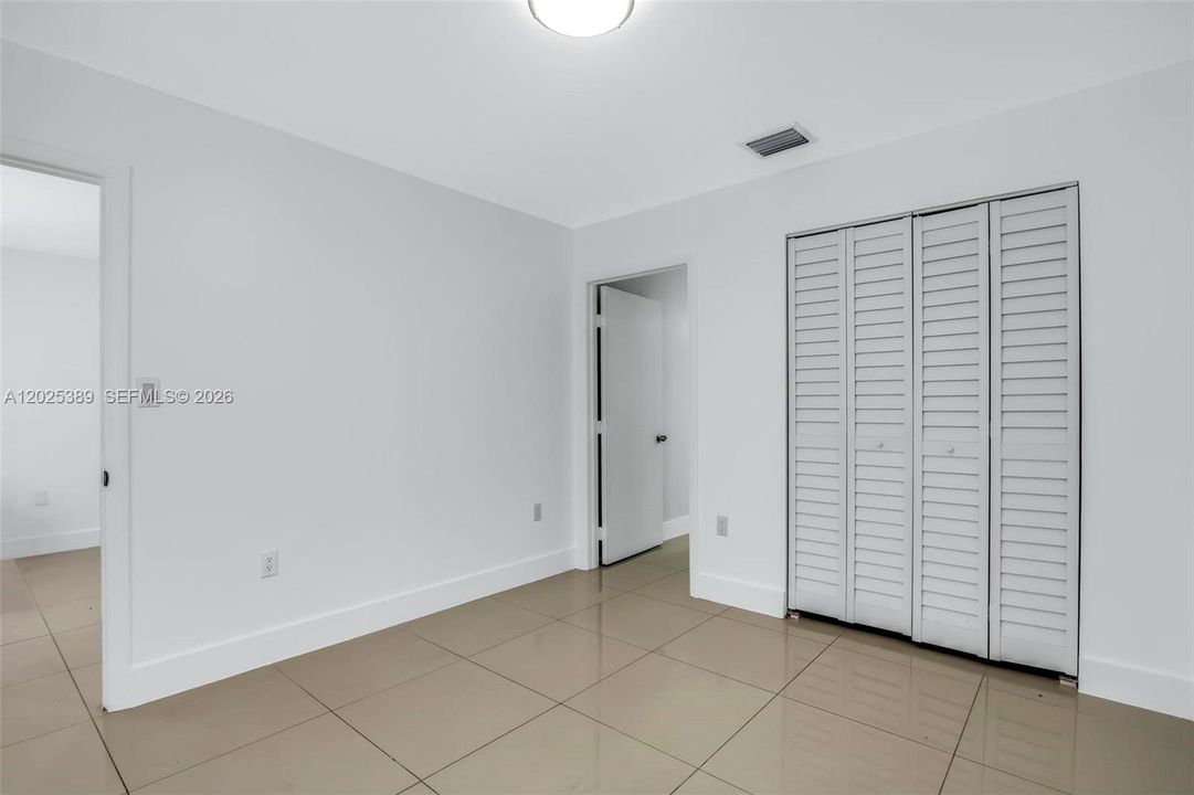 For Rent: $2,900 (3 beds, 2 baths, 1962 Square Feet)