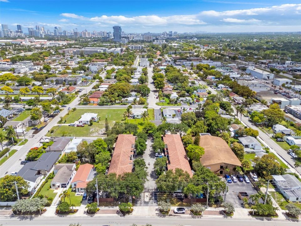 Active With Contract: $2,500 (2 beds, 2 baths, 1100 Square Feet)