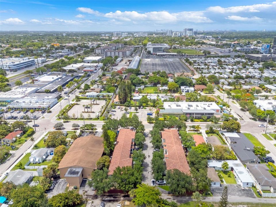 Active With Contract: $2,500 (2 beds, 2 baths, 1100 Square Feet)