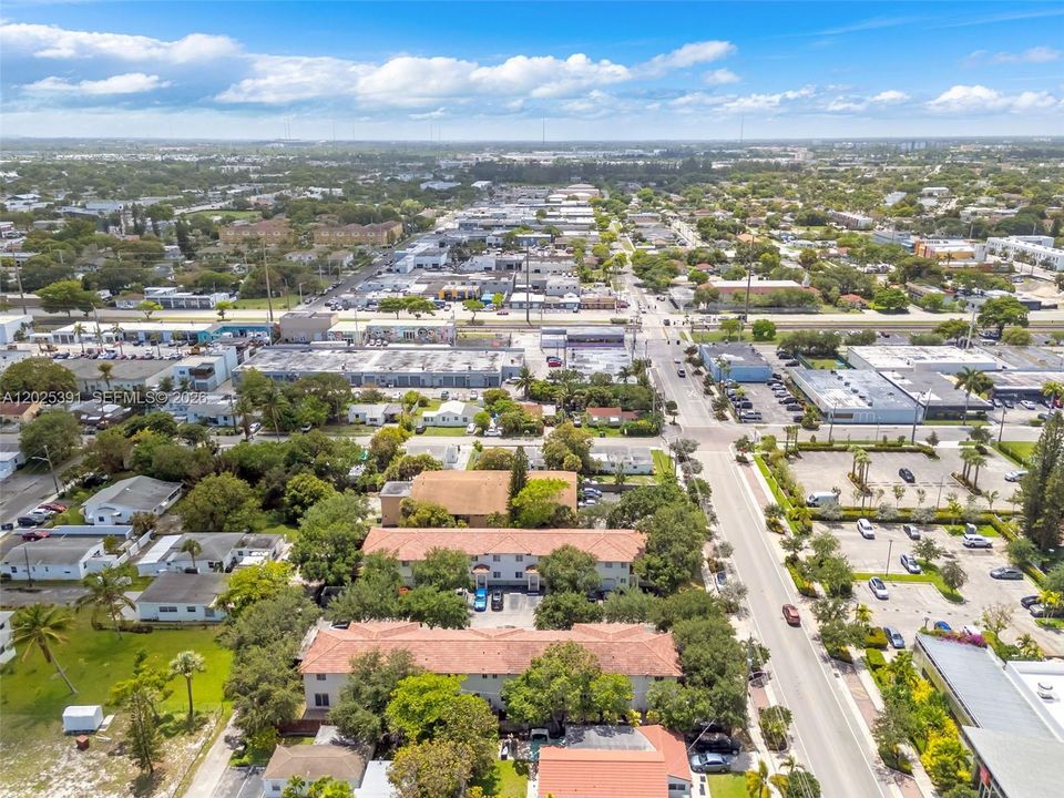 Active With Contract: $2,500 (2 beds, 2 baths, 1100 Square Feet)