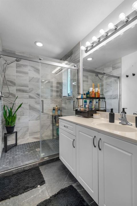Active With Contract: $2,500 (2 beds, 2 baths, 1100 Square Feet)