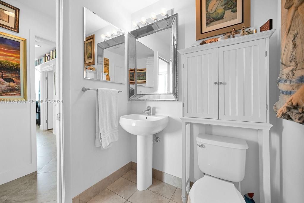 En Venta: $859,000 (2 camas, 2 baños, 1380 Pies cuadrados)