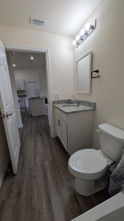 For Rent: $2,300 (3 beds, 2 baths, 1472 Square Feet)