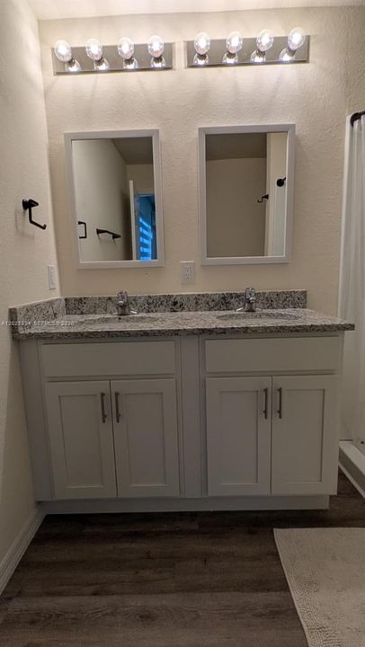 For Rent: $2,300 (3 beds, 2 baths, 1472 Square Feet)