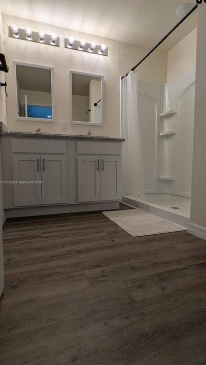 For Rent: $2,300 (3 beds, 2 baths, 1472 Square Feet)