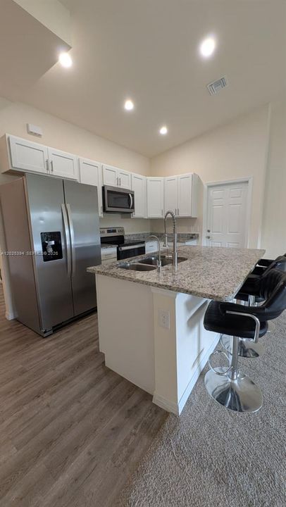 For Rent: $2,300 (3 beds, 2 baths, 1472 Square Feet)