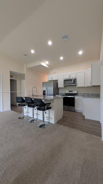 For Rent: $2,300 (3 beds, 2 baths, 1472 Square Feet)