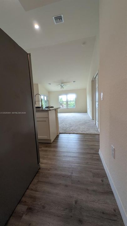 For Rent: $2,300 (3 beds, 2 baths, 1472 Square Feet)