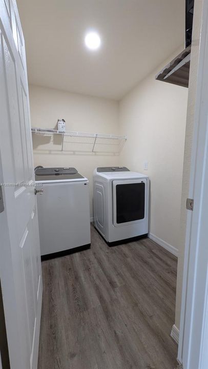 For Rent: $2,300 (3 beds, 2 baths, 1472 Square Feet)