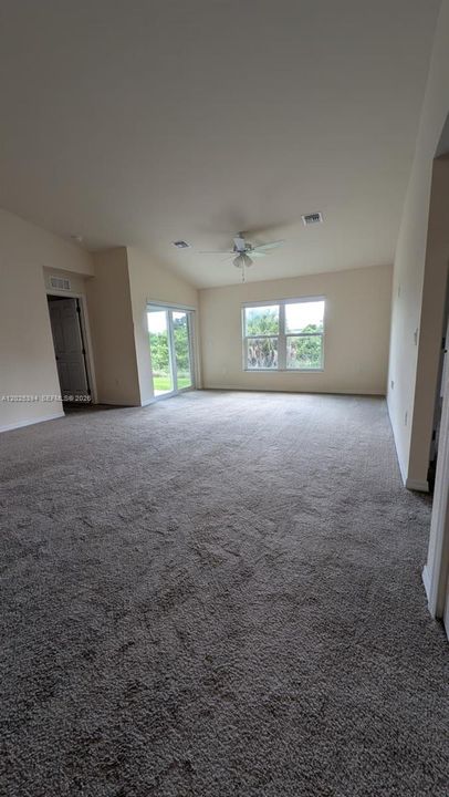 For Rent: $2,300 (3 beds, 2 baths, 1472 Square Feet)