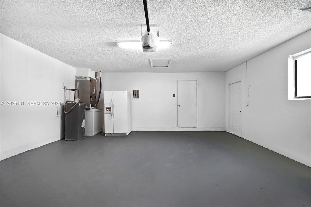 For Sale: $799,000 (4 beds, 2 baths, 2194 Square Feet)