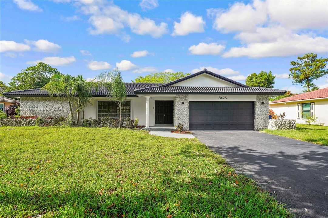 For Sale: $799,000 (4 beds, 2 baths, 2194 Square Feet)