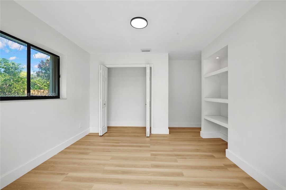 For Sale: $799,000 (4 beds, 2 baths, 2194 Square Feet)