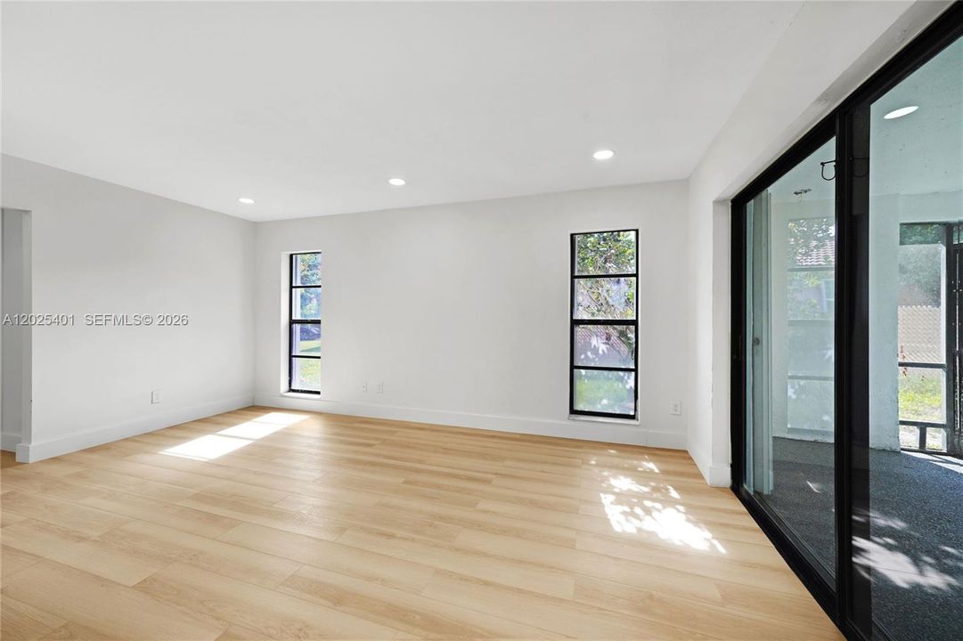 For Sale: $799,000 (4 beds, 2 baths, 2194 Square Feet)