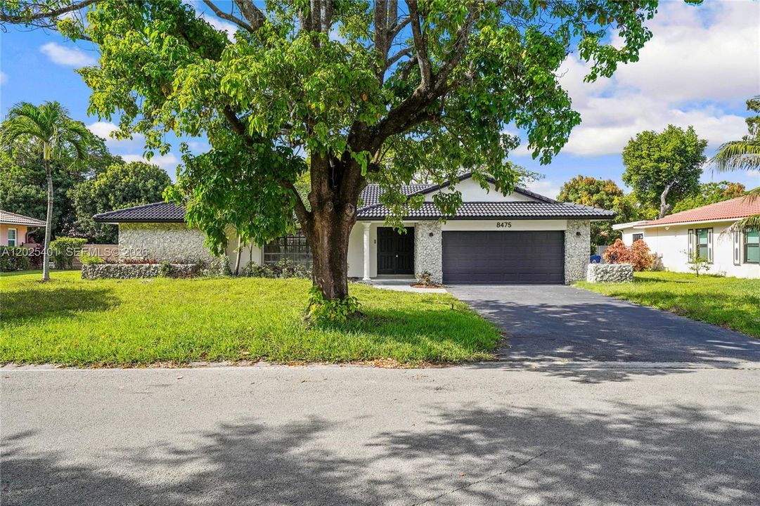 For Sale: $799,000 (4 beds, 2 baths, 2194 Square Feet)